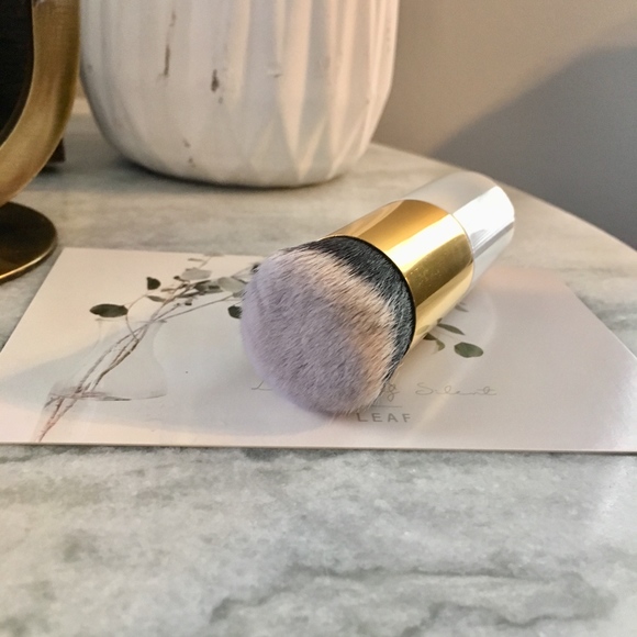 Chubby Flat Foundation Makeup Brush - Picture 4 of 7